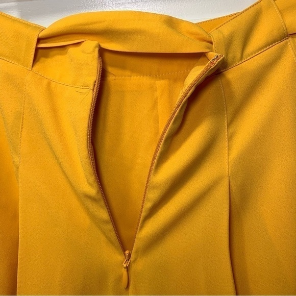 Aritzia Sunday Best Orange Tailored Pleaded Shorts Tie Waist Side Pockets Sz 2 - Picture 6 of 11
